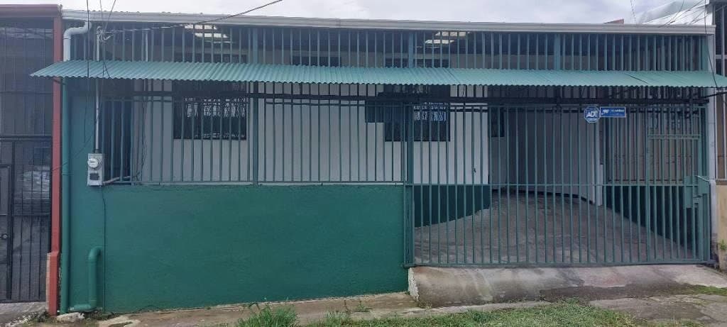 Casa en Sabanilla · 5 hab · 250 m² — easyrent