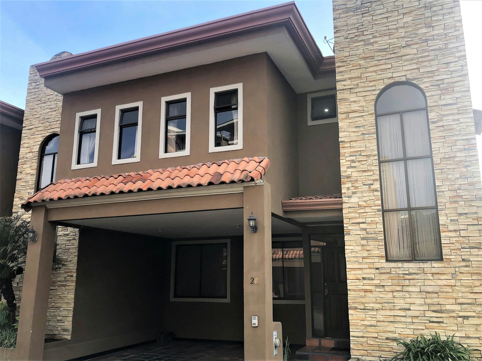 Apartamento en Granadilla · 3 hab · 206 m² — easyrent